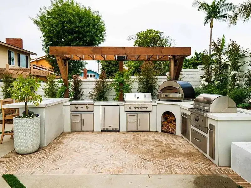 Pergola with Pizza Oven Feature