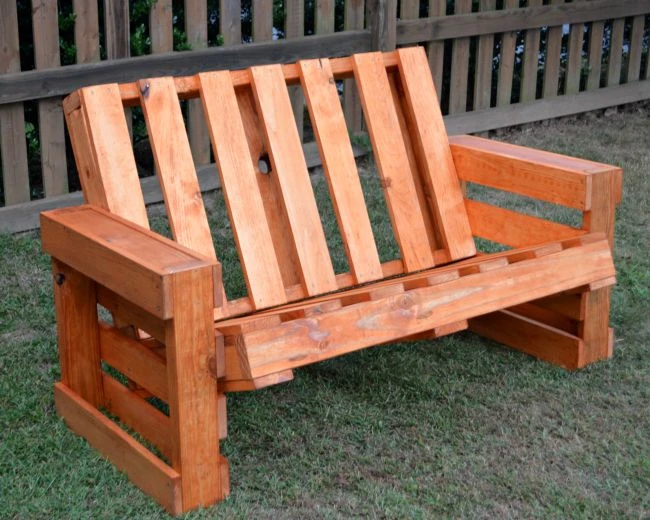 Reclaimed Pallet Garden Bench