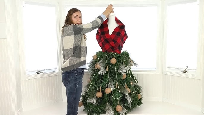 DIY Burlap Mannequin Christmas Tree