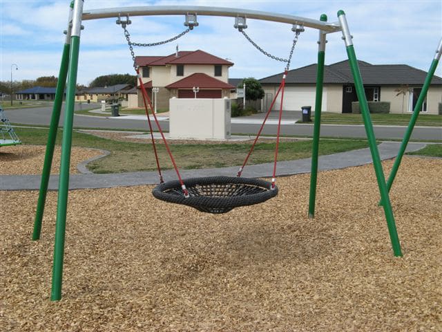 Flying Saucer Swing