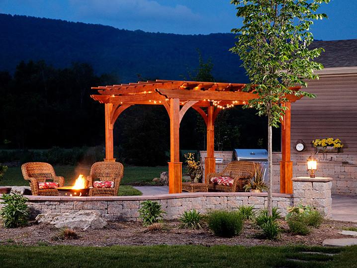  Lush Garden Retreat with Pergola