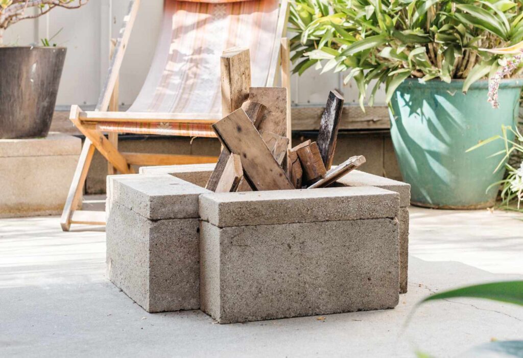Quick and Movable $25 Cinder Block Fire Pit