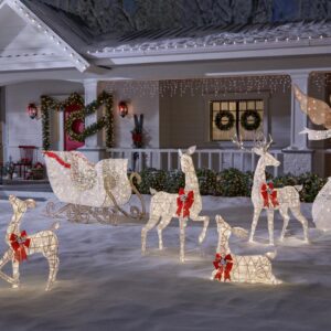 Unique Outdoor Christmas Decorations & Garden Ideas to Light Up Your Yard