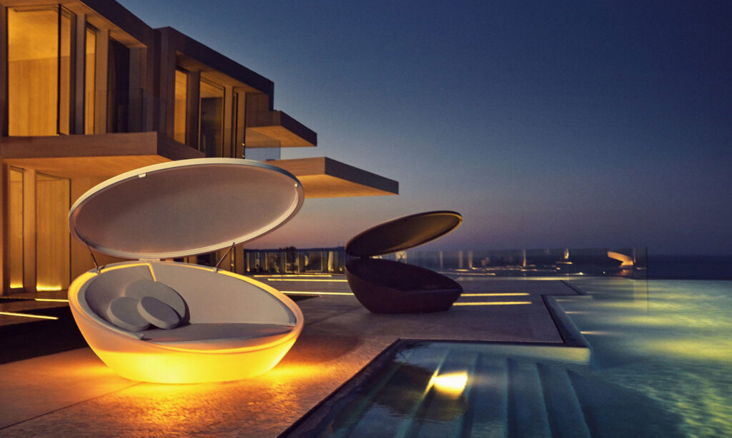 Vondom ULM Daybed with Parasol