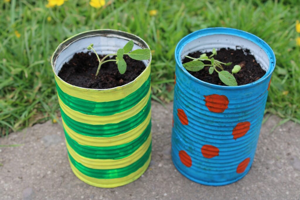 Transform Old Tin Cans Into Beautiful Flowerpots